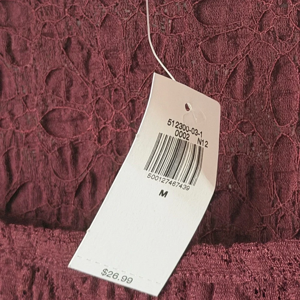 Old Navy Textured Lace Scoop-Neck Top in Maroon Women’s Med Romantic Whimsigoth - Picture 4 of 6